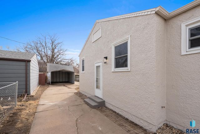 707 W 13th St Street, Sioux Falls, SD 57104