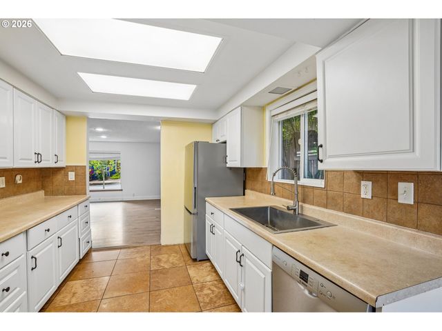 821 Se BUSH St, Portland, OR 97202