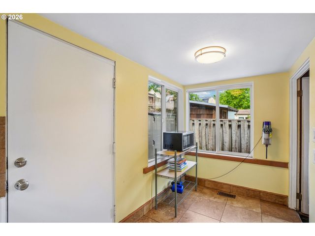821 Se BUSH St, Portland, OR 97202