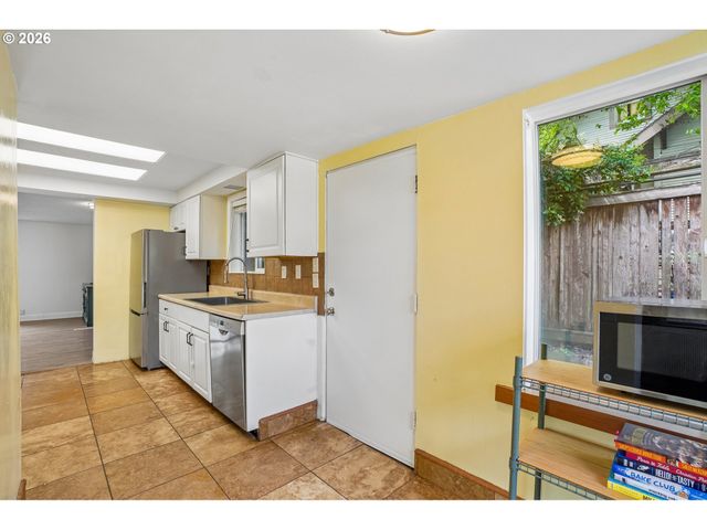 821 Se BUSH St, Portland, OR 97202