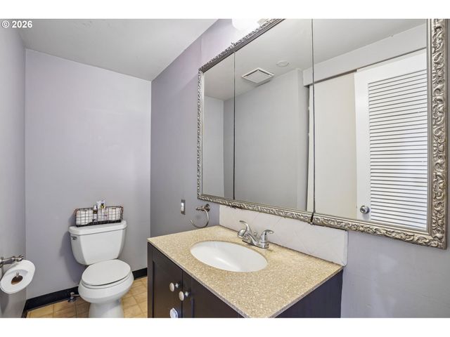 821 Se BUSH St, Portland, OR 97202