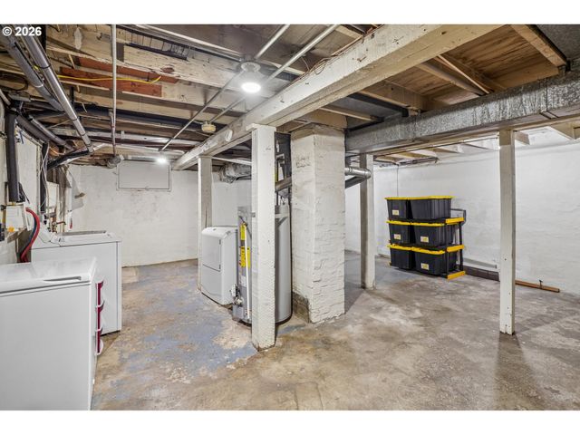 821 Se BUSH St, Portland, OR 97202