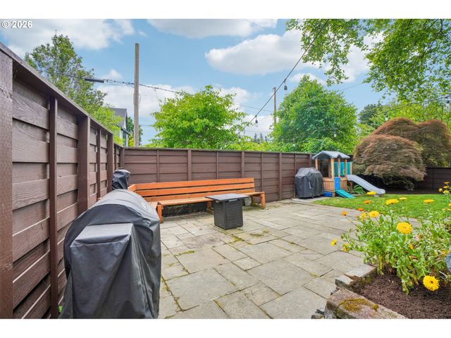 821 Se BUSH St, Portland, OR 97202