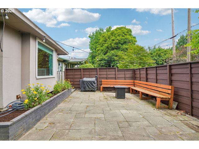 821 Se BUSH St, Portland, OR 97202