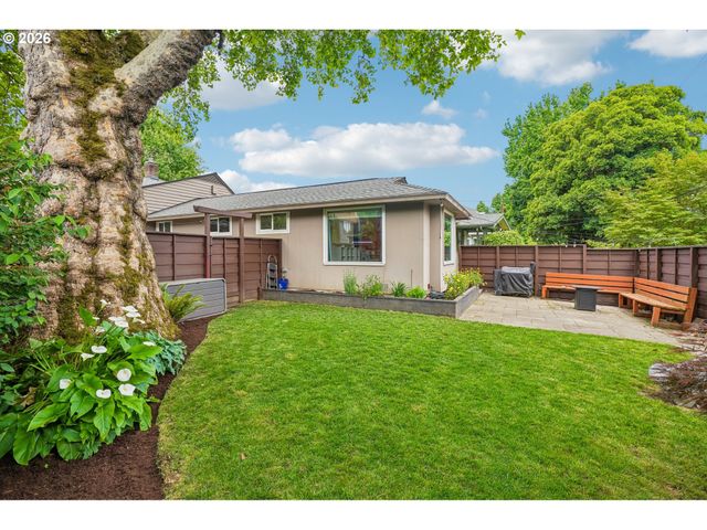 821 Se BUSH St, Portland, OR 97202