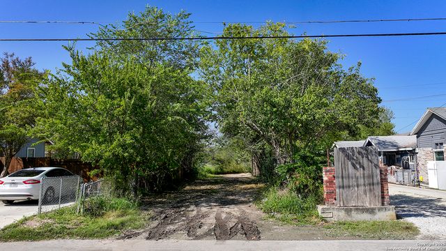 823 Romero, San Antonio, TX 78237