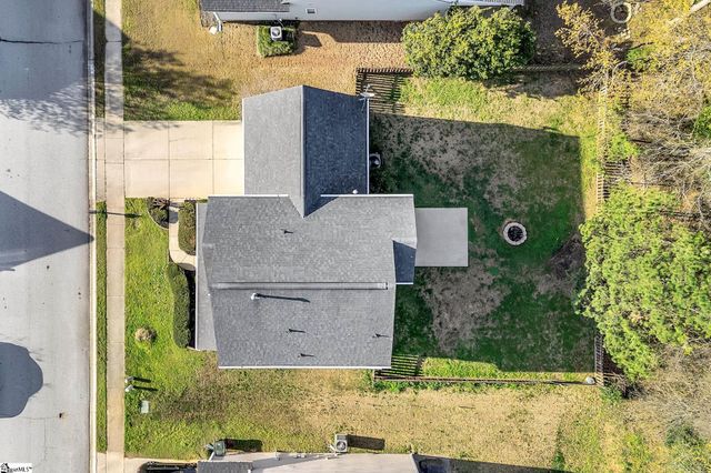 325 Stillwater Court, Simpsonville, SC 29681