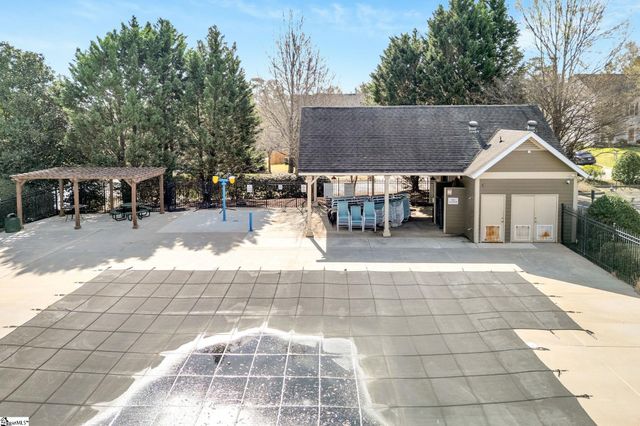 325 Stillwater Court, Simpsonville, SC 29681