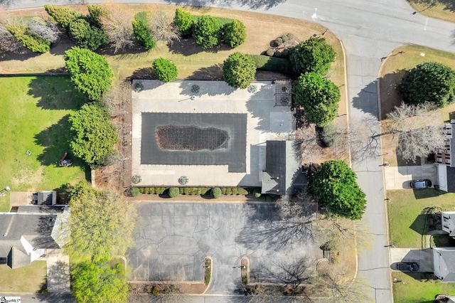 325 Stillwater Court, Simpsonville, SC 29681