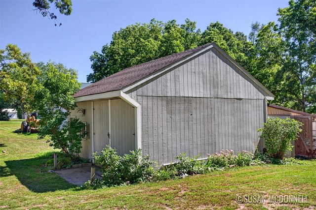 11737 W Carson City Road, Greenville, MI 48838
