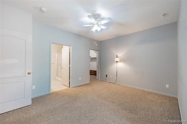 23030 Williamsburg Circle 15, Woodhaven, MI 48183