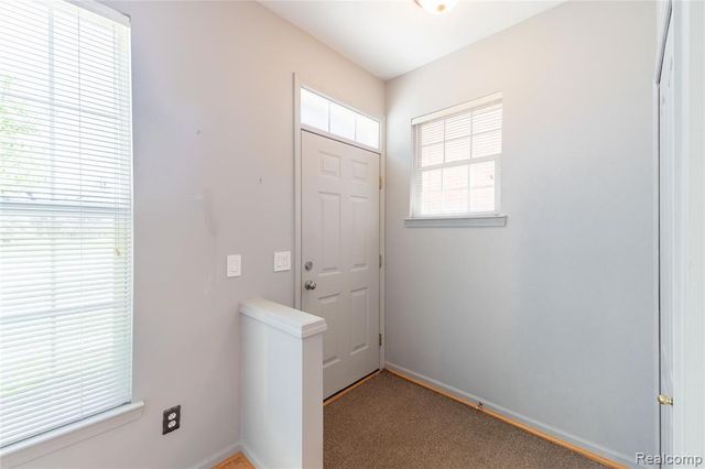 23030 Williamsburg Circle 15, Woodhaven, MI 48183