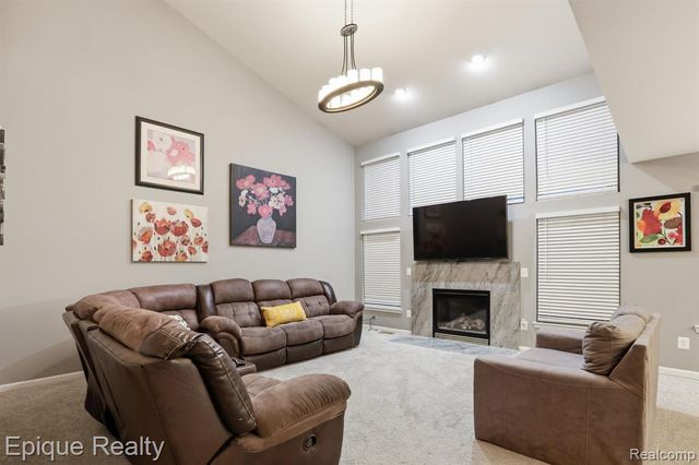 21370 Carlton Drive, Macomb, MI 48044