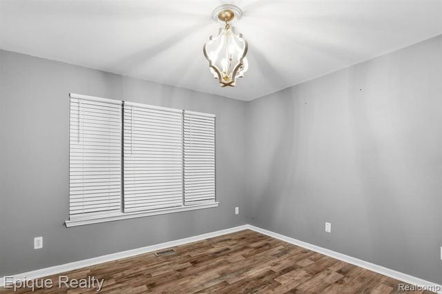 21370 Carlton Drive, Macomb, MI 48044