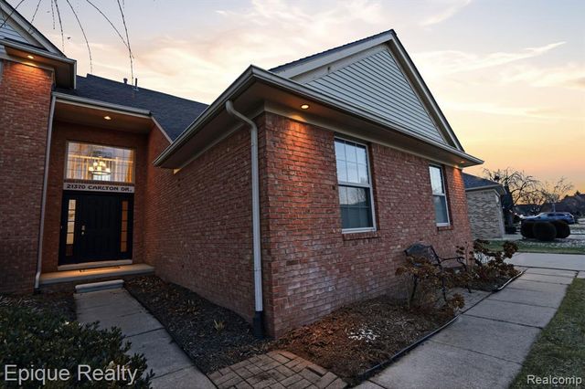 21370 Carlton Drive, Macomb, MI 48044