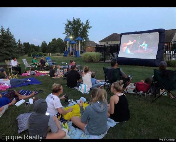 21370 Carlton Drive, Macomb, MI 48044