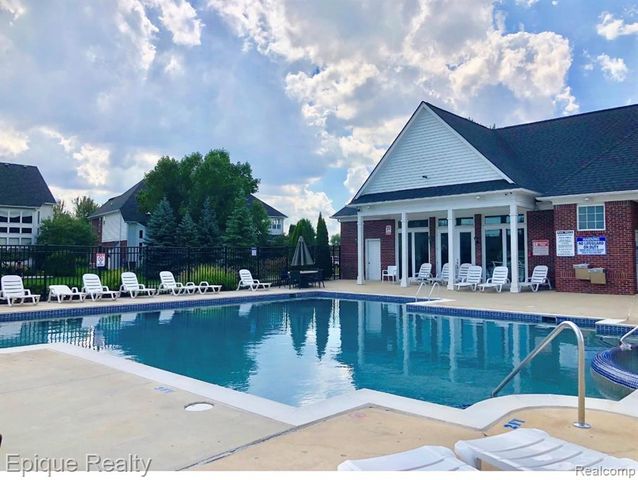 21370 Carlton Drive, Macomb, MI 48044