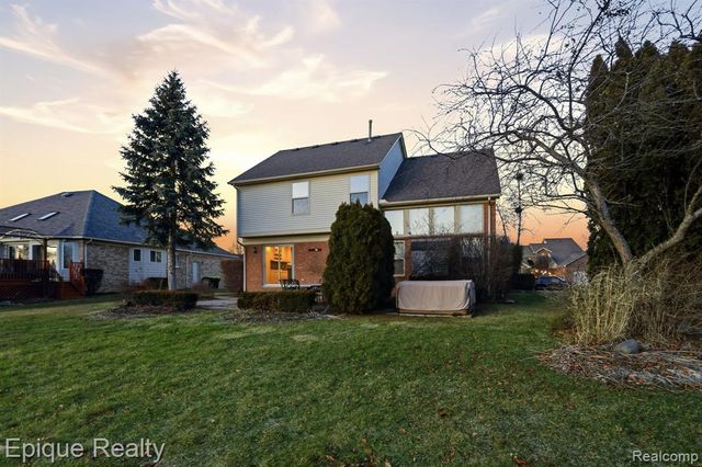 21370 Carlton Drive, Macomb, MI 48044