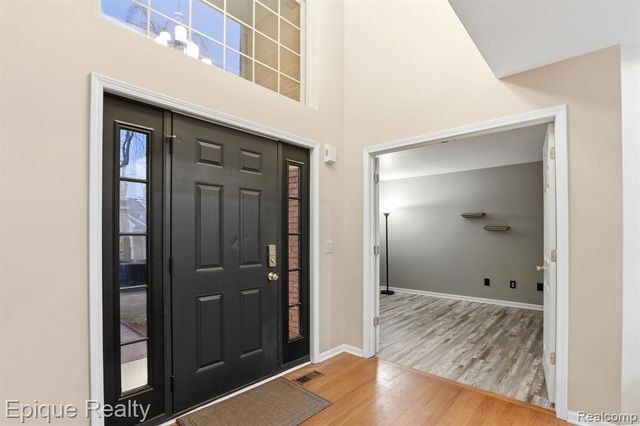 21370 Carlton Drive, Macomb, MI 48044