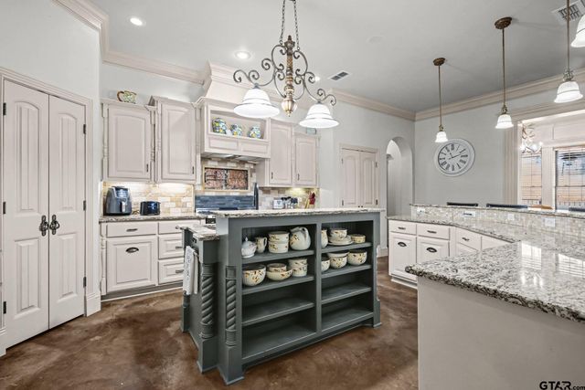 304 CR 2311, Mineola, TX 75773