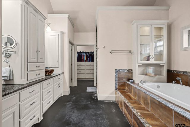 304 CR 2311, Mineola, TX 75773