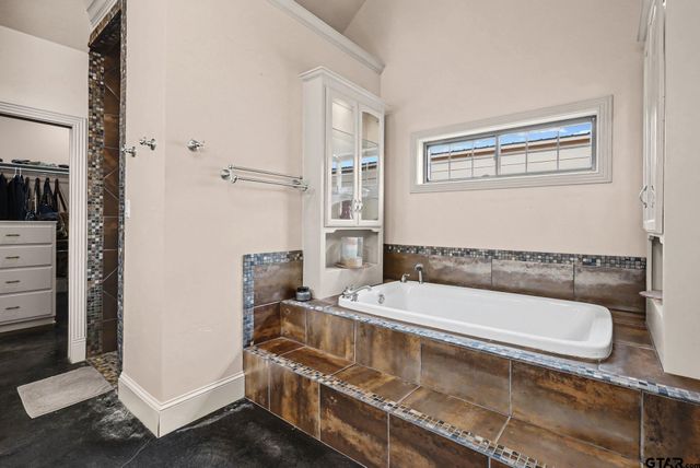 304 CR 2311, Mineola, TX 75773