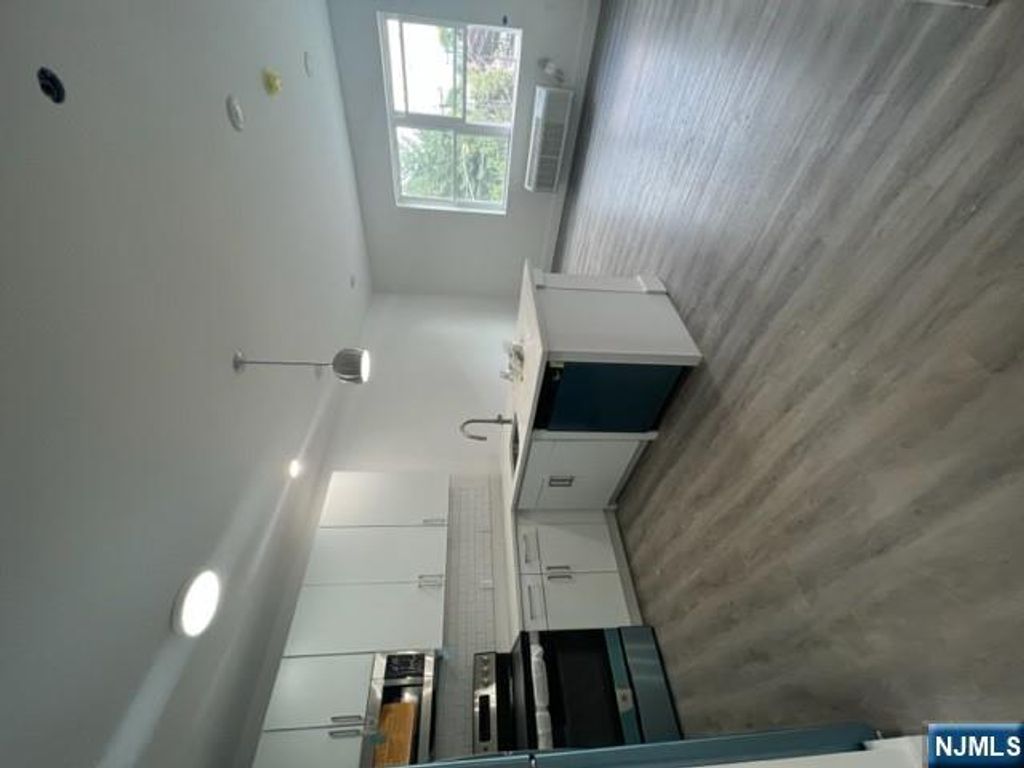 1127 Stuyvesant Avenue 305, Irvington, NJ 07111
