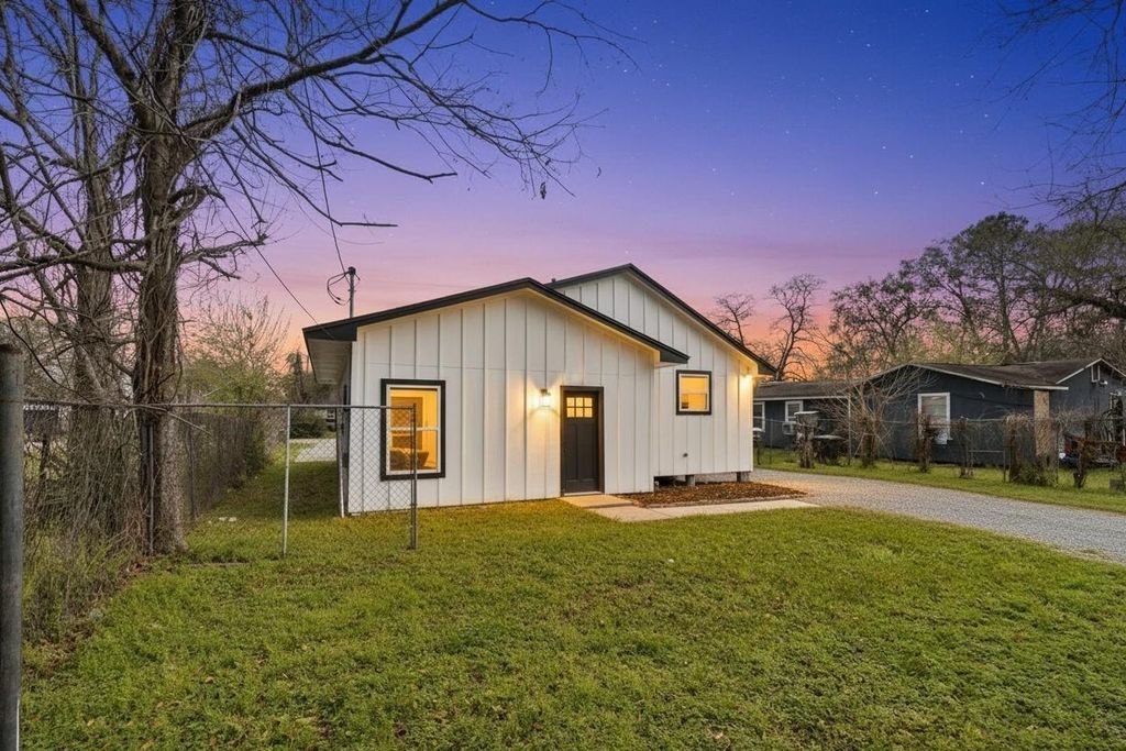 2429 Cliff Dale Street, Houston, TX 77091