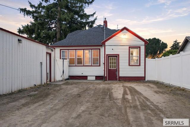 143 S 2nd W, Rigby, ID 83442