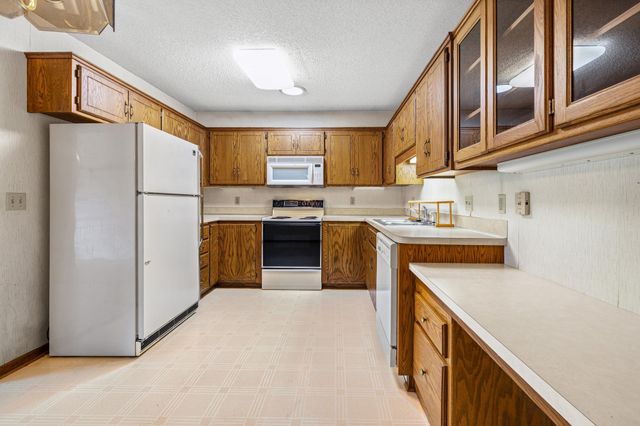 7521 Xerxes Avenue N, Brooklyn Park, MN 55444