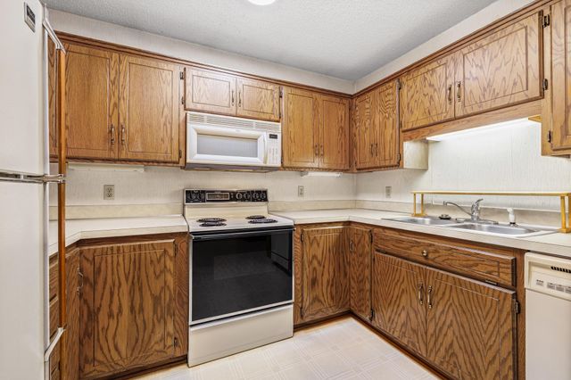 7521 Xerxes Avenue N, Brooklyn Park, MN 55444