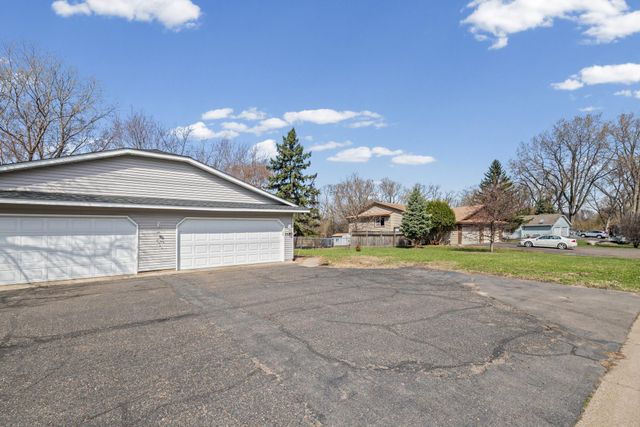 7521 Xerxes Avenue N, Brooklyn Park, MN 55444