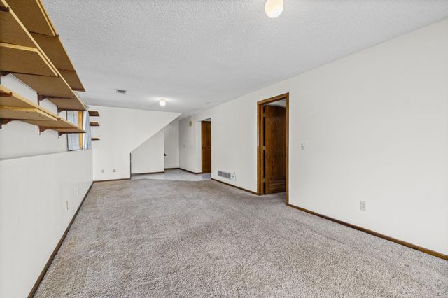 7521 Xerxes Avenue N, Brooklyn Park, MN 55444