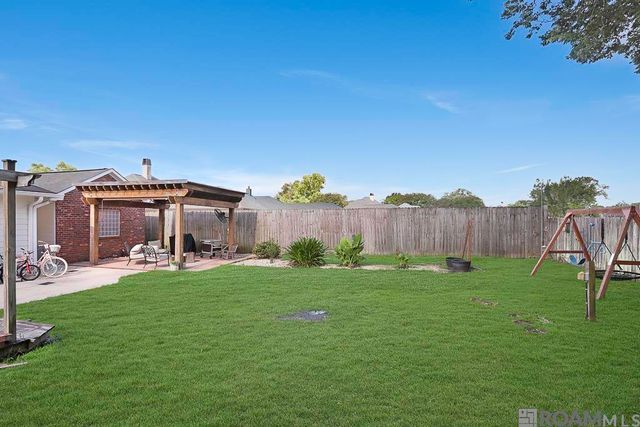 39504 Woodlake Dr, Prairieville, LA 70769