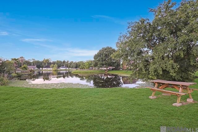 39504 Woodlake Dr, Prairieville, LA 70769