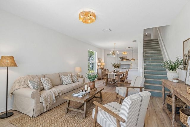 6054 54TH STREET N, St Petersburg, FL 33709