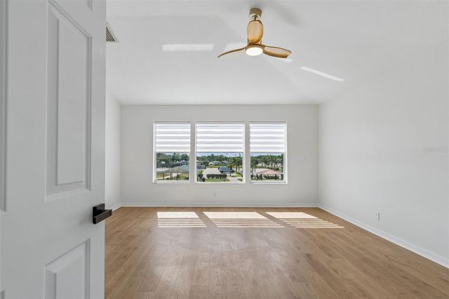 6054 54TH STREET N, St Petersburg, FL 33709