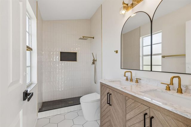 6054 54TH STREET N, St Petersburg, FL 33709