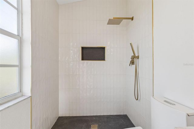 6054 54TH STREET N, St Petersburg, FL 33709