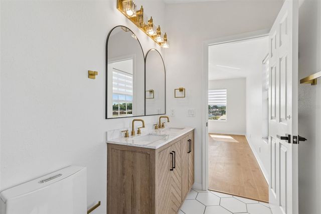 6054 54TH STREET N, St Petersburg, FL 33709