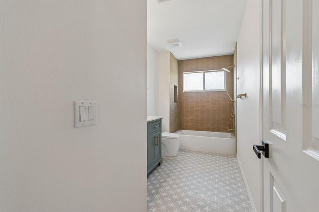 6054 54TH STREET N, St Petersburg, FL 33709