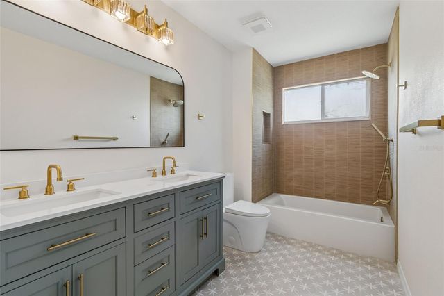 6054 54TH STREET N, St Petersburg, FL 33709