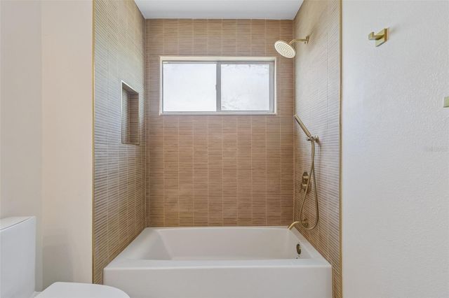 6054 54TH STREET N, St Petersburg, FL 33709