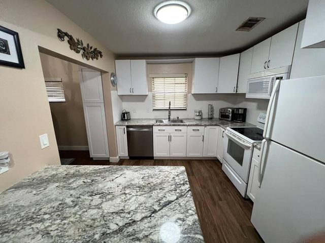 2290 SE Breckenridge Circle, Port St. Lucie, FL 34952