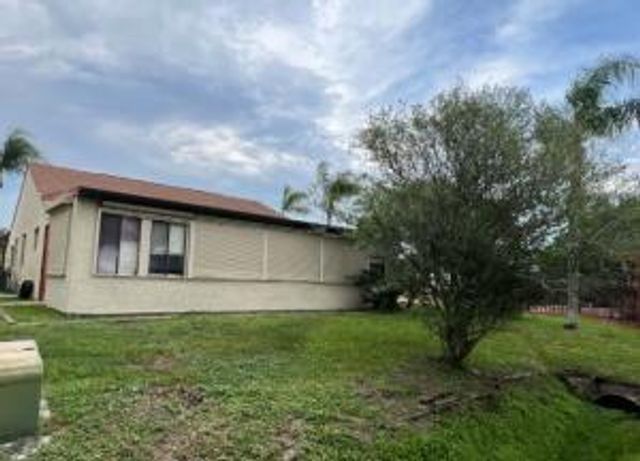 2290 SE Breckenridge Circle, Port St. Lucie, FL 34952
