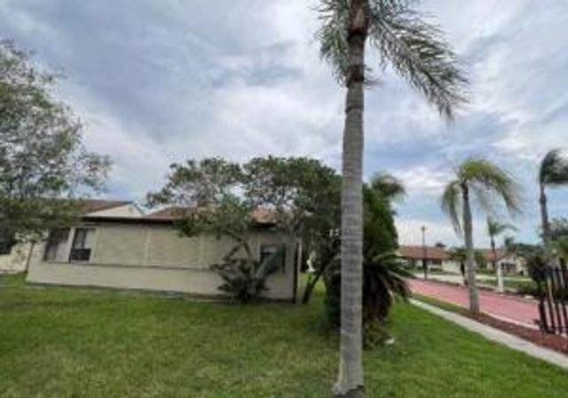 2290 SE Breckenridge Circle, Port St. Lucie, FL 34952