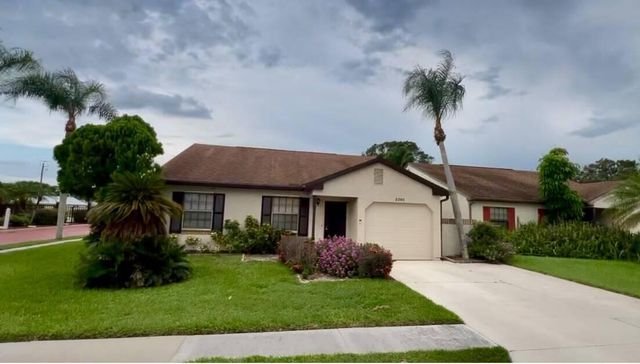 2290 SE Breckenridge Circle, Port St. Lucie, FL 34952