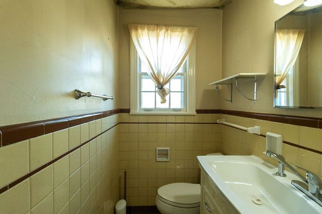 2556 Lakeland Dr, Nashville, TN 37214