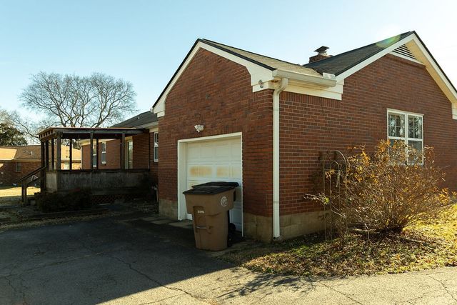 2556 Lakeland Dr, Nashville, TN 37214