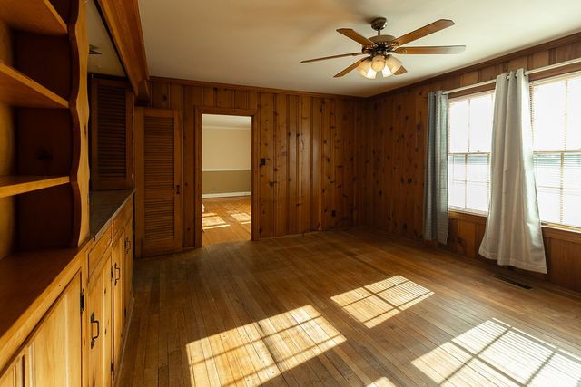 2556 Lakeland Dr, Nashville, TN 37214